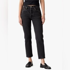 Levi's Women's Wedgie Straight Jeans- NWOT US 28
